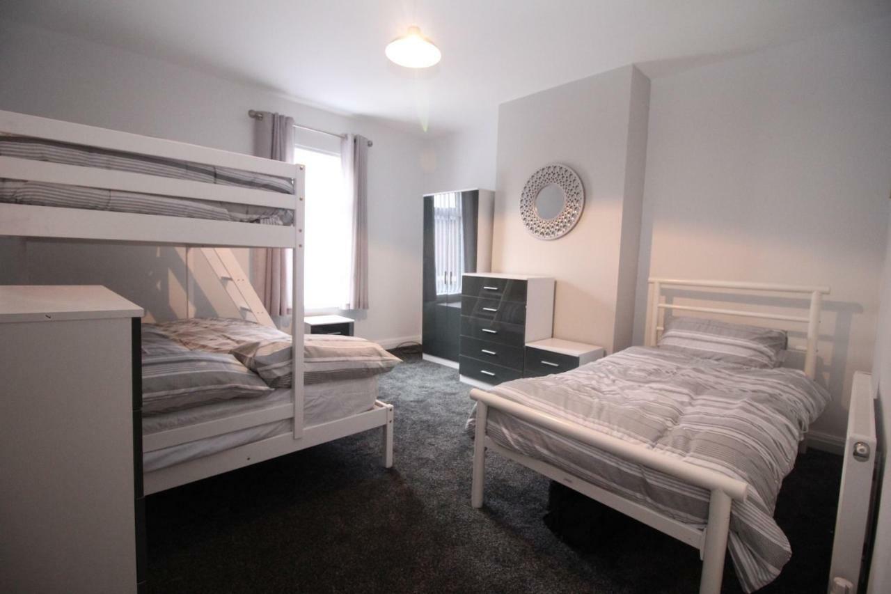 Welcome Home - Close To Town Centre - Full Holiday Home Blackpool Exterior foto